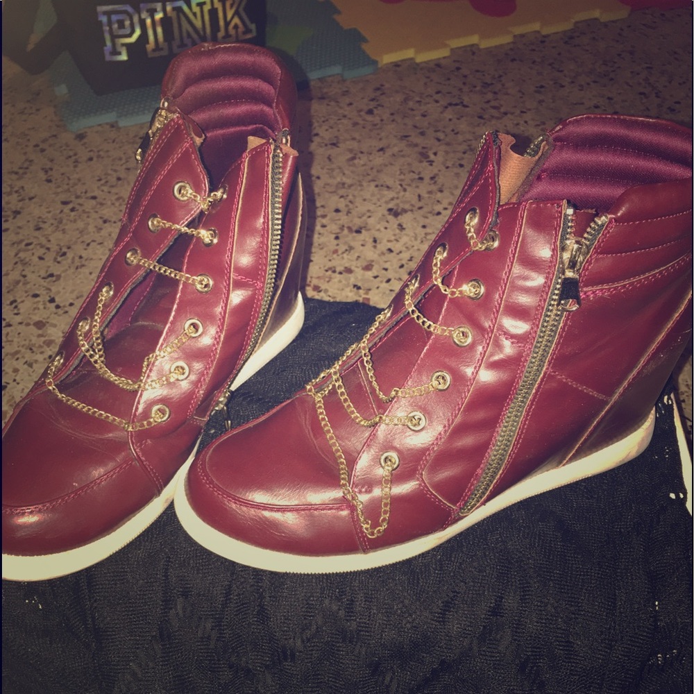 Burgundy sneaker wedge high tops Sz 9.5